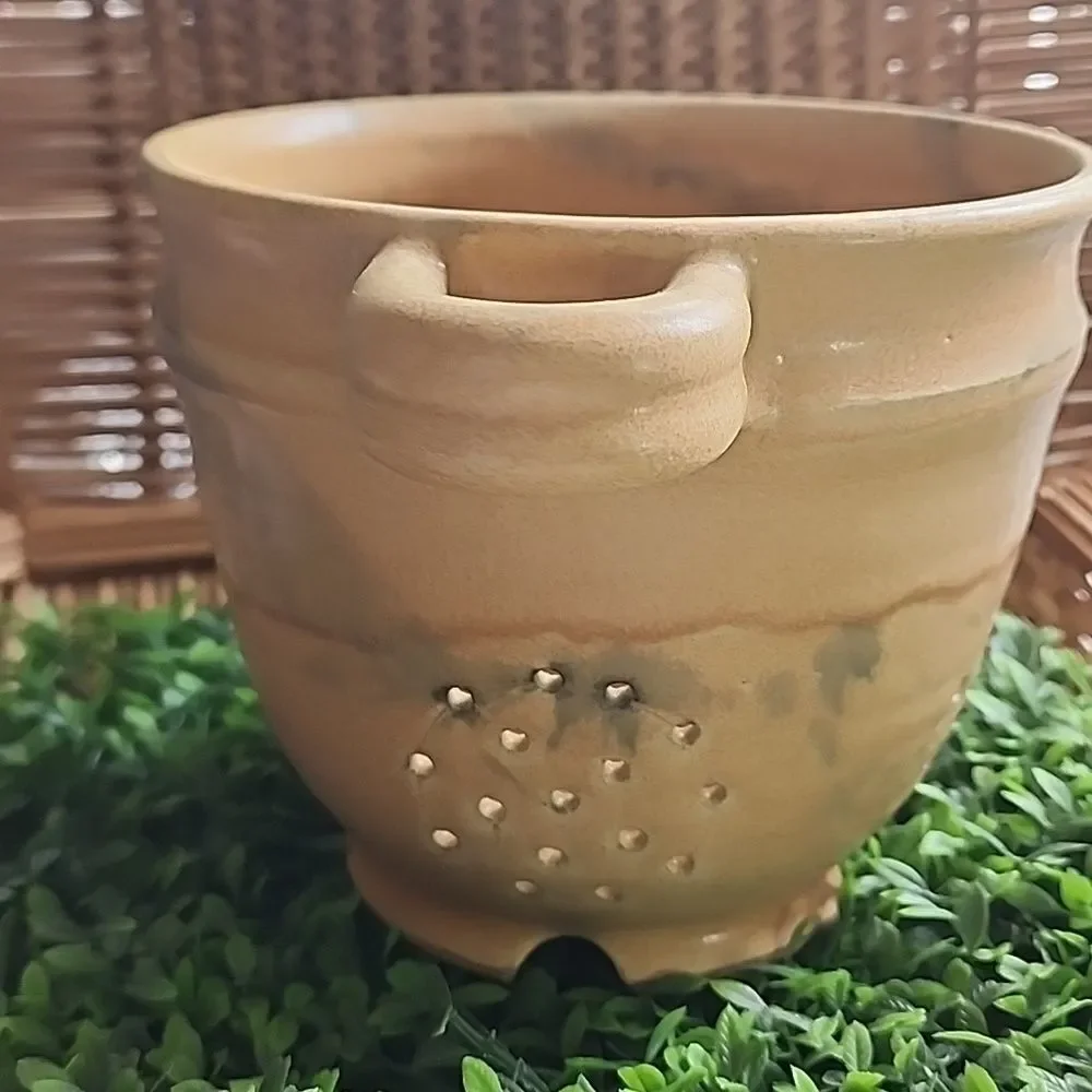 Vintage Art Pottery Berry Collander Jim Davis